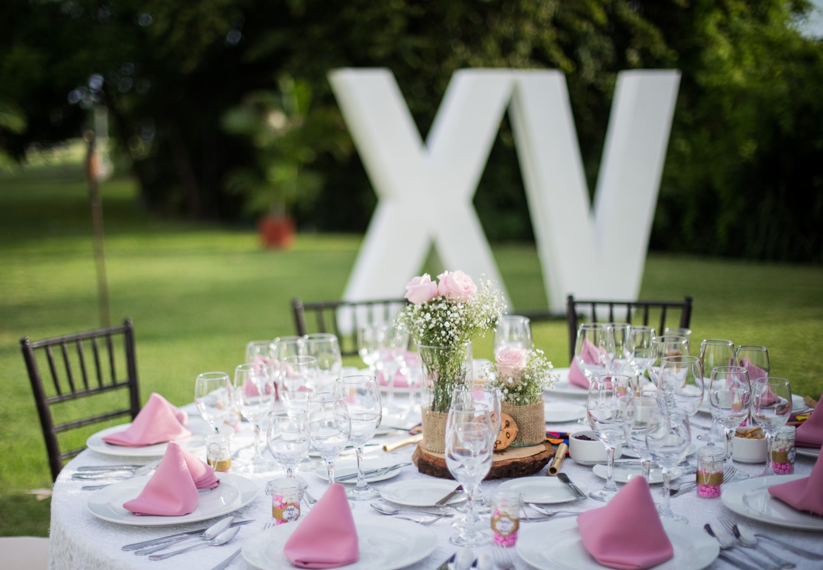Decoración elegante para XV años